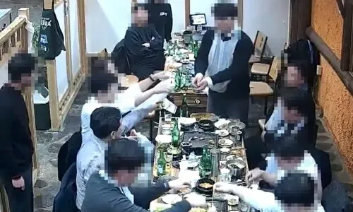 <font color="#FF4000">[속보]</font> ‘현금제공 논란’ 김관영, 민주당 제명 효력정지 가처분 신청