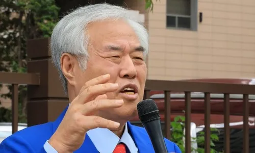 ‘윤석열 접견’ 전광훈 “윤 배짱 없어…변호인단도 멍청”