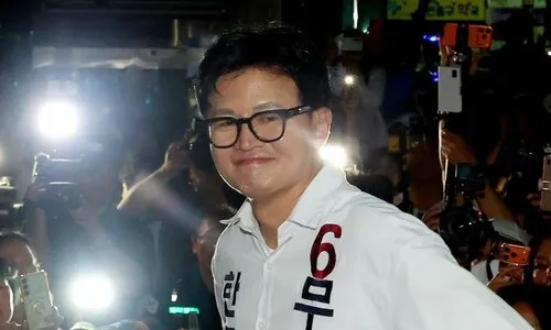 무소속 한동훈 ‘당선’…부산 북갑서 하정우·박민식 꺾어