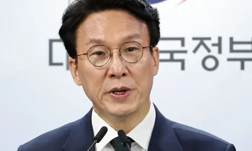 김민석 45%, 정청래 24%, 송영길 15%…민주 지지층 당 대표 선호도<font color="#00b8b1"> [갤럽]</font>