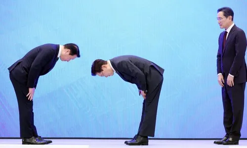 강훈식 “이 대통령 큰절하겠다는 것 말려…‘90도 인사’ 진심에서 나온 것”