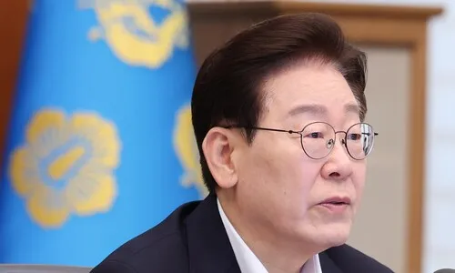 이 대통령 “수십조원 미사용 카드 포인트, 지역 화폐로 전환 검토”