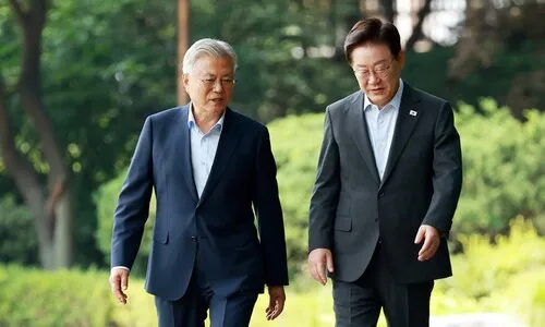 문 전 대통령 “만족스러운 회동…평산 가는 길 마음 놓여”