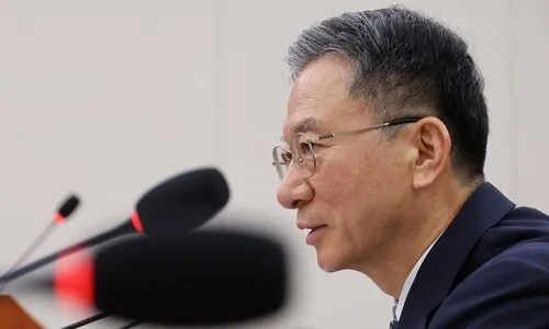 정성호 장관 “새 술은 새 부대에” 사의…청 “공식 표명 없었다”