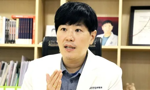‘주식 중독’ 이겨낸 정신과 의사 “진짜 무서운 건 불안에 무너진 뇌” <font color="#00b8b1">[건강한겨레]</font>