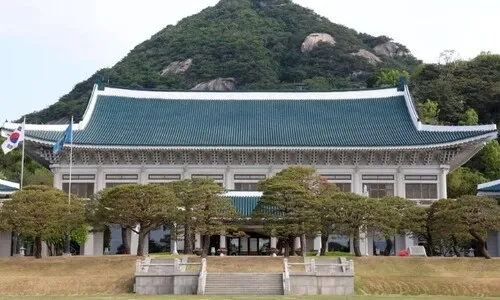청와대, 북 탄도미사일 발사에 긴급회의…“즉각 중단 촉구”