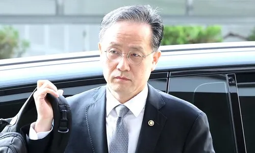 이형일 “과천에 보유 비거주 아파트, 재건축 진행돼 멸실 중”