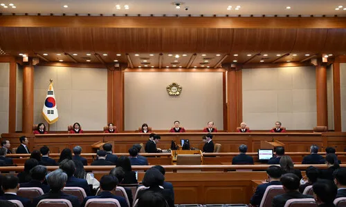 파시즘을 막는 주문, 헌법 제1조