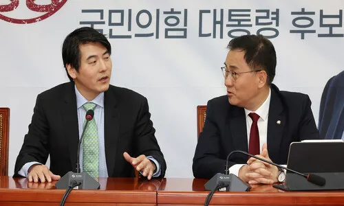 AI가 ‘성장’ 만능키라고? 실업·폐업 치트키라면…