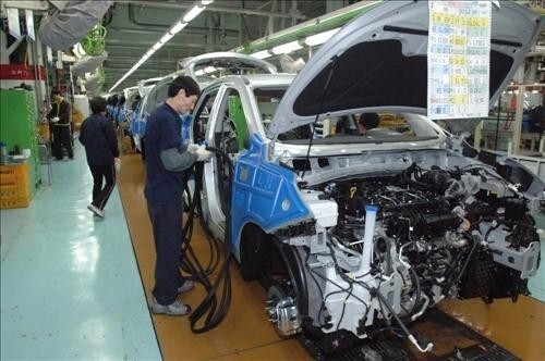 A Hyundai Motor factory in Ulsan has suspended operations due to a shortage of Chinese-made parts resulting from the coronavirus scare.