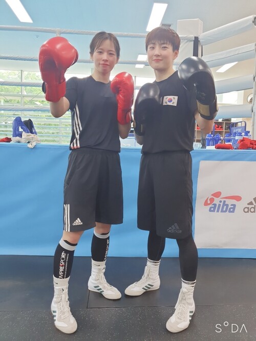 여자 복싱대표팀의 임애지(왼쪽)와 오연지. 대한복싱협회 제공