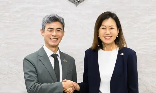 강신철 국방, 스틸 주한미국대사 접견…전작권·광주 군공항 등 논의