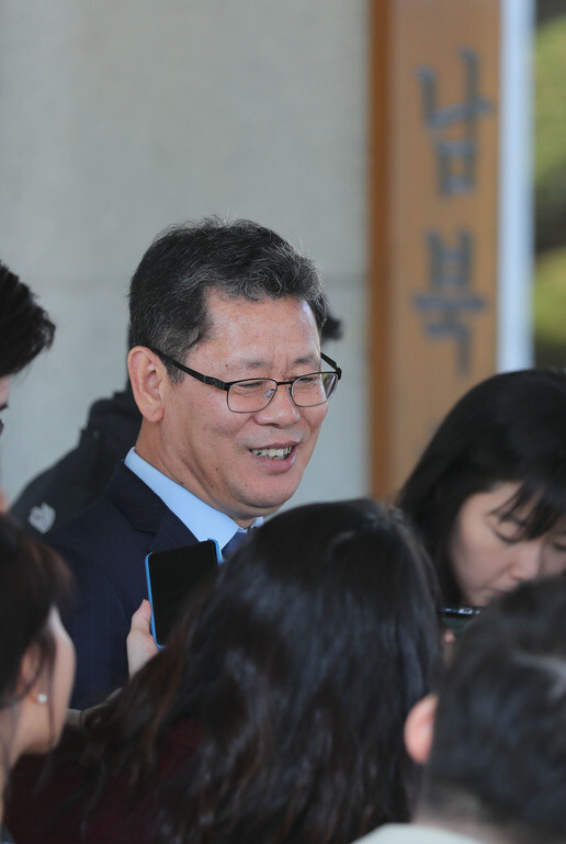 Former Director of the Institute of National Unification Kim Yeon-chul holds a press conference following his nomination to become the next Unification Minister at the Office of the Inter-Korean Dialogue on Mar. 8. (Baek So-ah