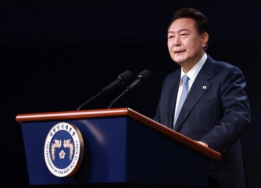 President Yoon Suk-yeol gives a welcome address at the Summit for Democracy, held at Shilla Seoul in the South Korean capital on March 18, 2024. (Yonhap)