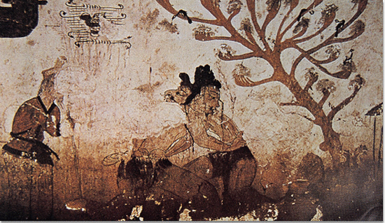 A wall painting of ssireum wrestling on the wall of a tomb made during the Goguryeo era; estimated to be drawn during the fifth century.
