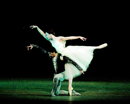  principal dancer at the American Ballet Theatre (ABT). 