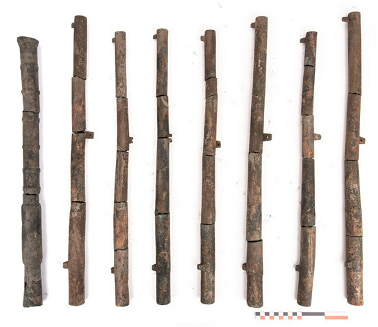 Unearthed firearms (provided by the Sudo Research Institute of Cultural Heritage)