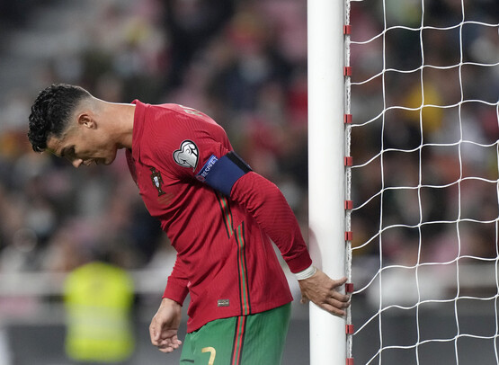 침묵한 호날두, 포르투갈 월드컵 본선행 ‘가시밭길’