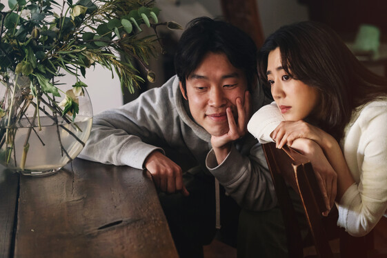 소극장 산울림이 7일 개막한 연극 <앙상블>은 2019년 극단 창단 50주년 기념으로 초연했던 작품이다. 소극장 산울림 제공