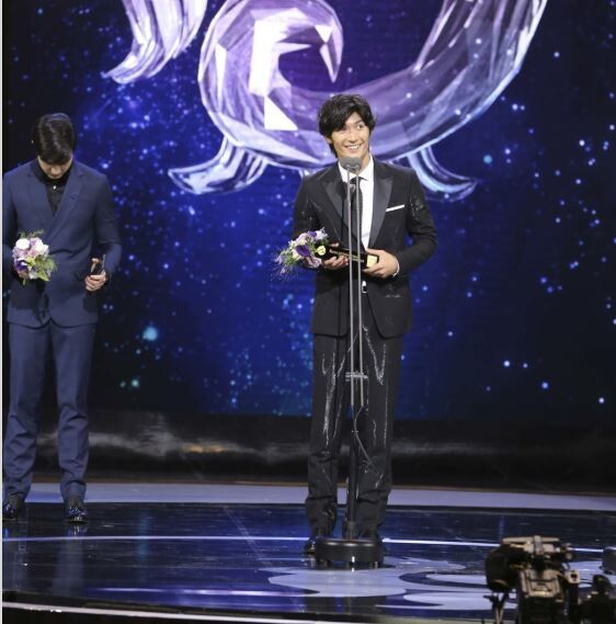 Japanese actor Miura Haruma makes a speech after receiving the Asian Male Star Prize at the 2019 Seoul Drama Awards on Aug. 28. (provided by the Seoul Drama Awards)