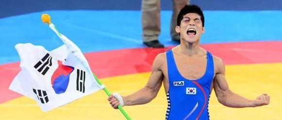 2012년 런던올림픽 레슬링 그레코로만형 66kg급에서 금메달을 딴 김현우 선수가 포효하는 모습. 국제올림픽위원회(IOC)가 고대 올림픽 종목인 레슬링을 퇴출시키기로 하는 ‘과감한’ 결정을 내려 논란이 일고 있다. 올림픽사진공동취재단