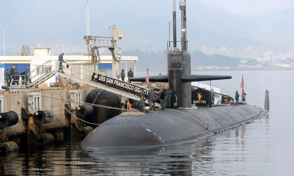  the nuclear submarine now being moored at Jinhae naval port in Masan. (photo pool)