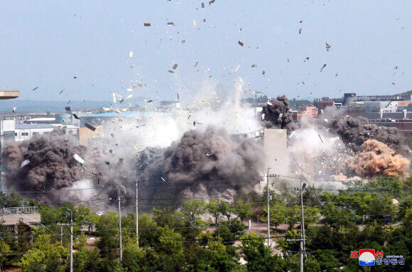North Korea demolishes the Inter-Korean Joint Liaison Office in Kaesong on June 16. (Yonhap News)