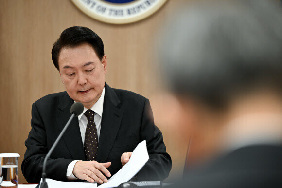 President Yoon Suk-yeol presides over a Cabinet meeting at the presidential complex in Seoul on Jan. 16, 2024. (Yonhap)