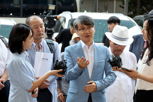 김건희 디올백 건넨 목사 “권익위 종결에 굉장히 분노” - 한겨레