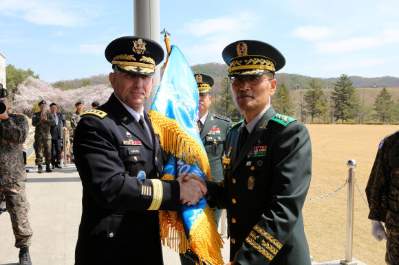  during his swearing-in ceremony at the Gyeryongdae military complex in North Chungcheong Province on Apr. 16. (Yonhap News)