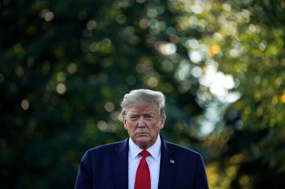 US President Donald Trump at the White House before departing for New Mexico on Sept. 16. (Reuters/Yonhap News)