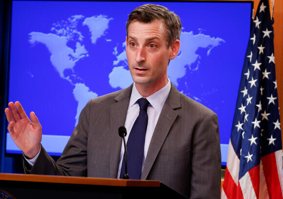 US State Department spokesperson Ned Price speaks to reporters at the department’s building in Washington on Feb. 24. (Yonhap News)