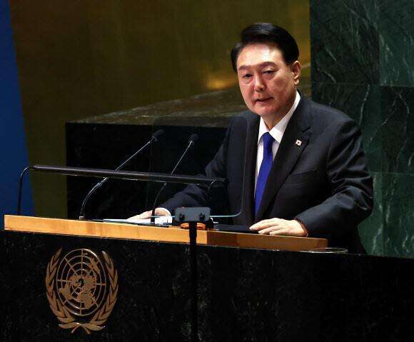 President Yoon Suk-yeol of South Korea delivers a keynote address at the UN General Assembly in New York on Sept. 20. (Yonhap)