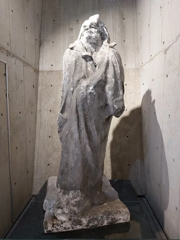 로댕의 걸작 발자크상, 한강변 마석에 자리 잡은 이유는