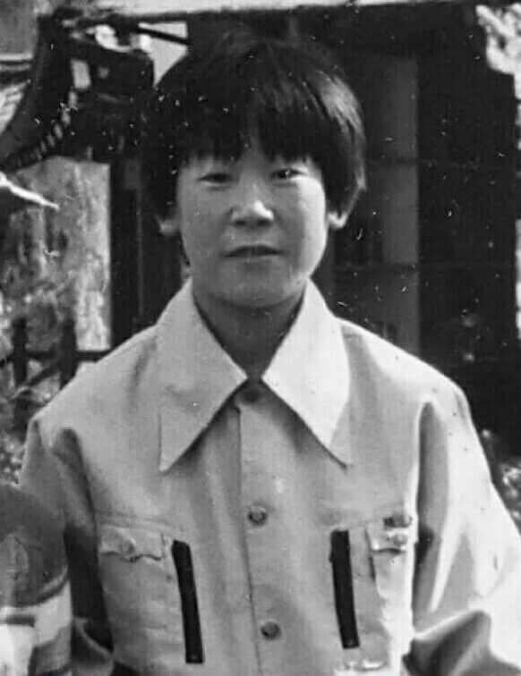 Lee Jae-myung during his time as a young worker at a baseball glove factory in 1978. In late April of that year, he enrolled in a cram school for the high school entrance equivalency exam, and passed the exam in August. (provided by Lee Jae-myung’s campaign)