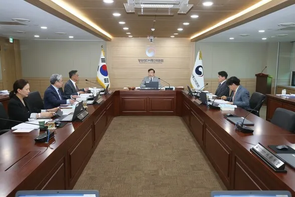 방미통위 "YTN·연합뉴스TV 7월 말까지 사추위 구성하라" 시정명령 - 뉴스 썸네일 이미지