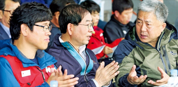Seoul Mayor Park Won-soon with Han Sang-gyun