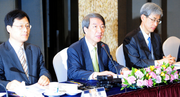 » 지난 4월29일 오전 서울 반포동 팔래스호텔에서 열린 6차 동반성장위원회에서 정운찬 위원장이 인사말을 하고 있다. 