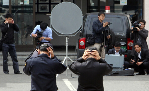 ≫ G20을 앞두고 경찰은 ‘음향대포’ 도입을 시도했다. 지난 10월1일 서울 동대문 제1기동단 운동장에서 음향대포를 선보인 경찰.한겨레 이종찬