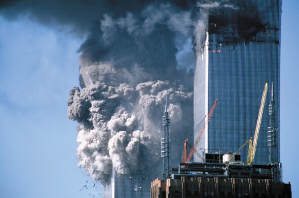 ‘축의 시대’를 살았던 현자가 다시 살아 돌아온다면 여전히 이해와 관용이 불통함을 꾸짖을 지도 모르겠다. 2001년 미국 뉴욕에서 일어난 9·11 테러는 전 세계를 공포와 불안으로 몰아넣었다.한겨레 자료