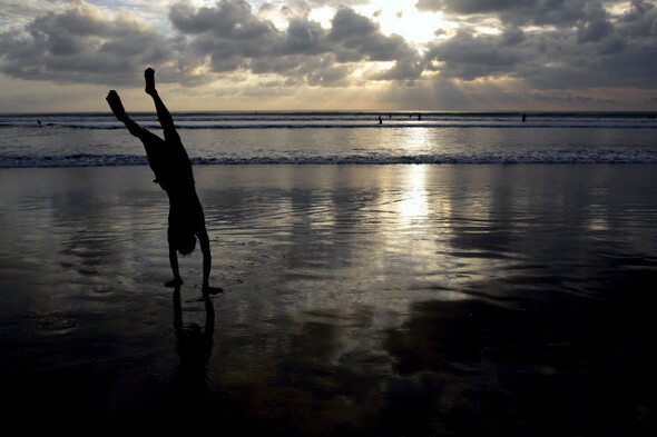 눈치보지말고휴가가라. REUTERS/ DARREN WHITESIDE