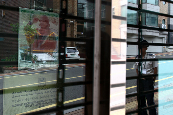 29일 오후 서울 용산구 이태원동 주한 리비아 경제협력대표부 사무실이 지난 6월23일 이후 한 달여째 폐쇄되어 있다. 사진 류우종 기자 wjryu@hani.co.kr