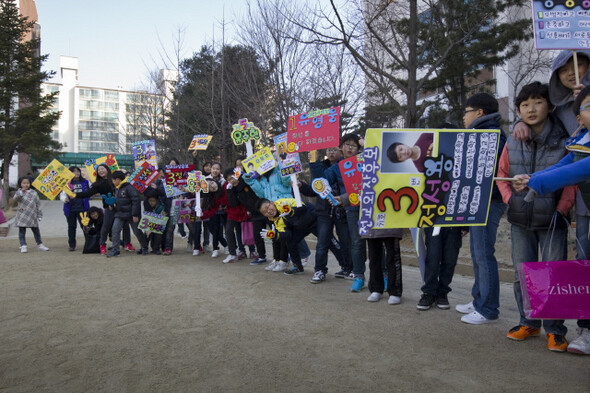 일산 백석초등학교 학생회장 선거 홍보 운동./2012.3.15/한겨레21박승화