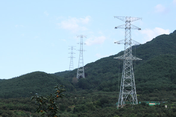 The construction of 69 765㎸ electricity transmission towers is complete in the Miryang