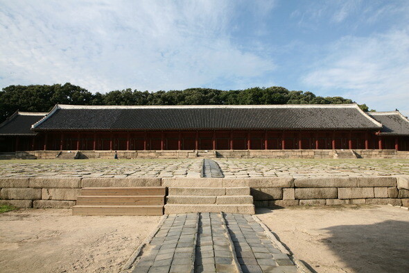 View of Jongmyo Shrine