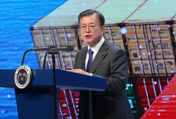 South Korean President Moon Jae-in gives a celebratory address to commemorate Korea’s Trade Day at COEX in Seoul on Dec. 8. (Blue House photo pool)