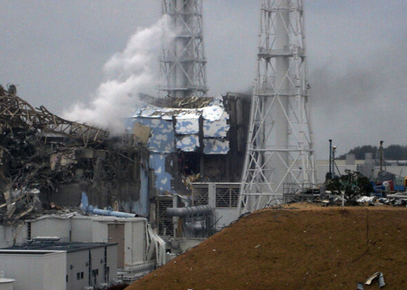 3월18일 후쿠시마 원전의 일부 전력 복구가 임박했다는 얘기가 나왔다. 사고 발생 8일 만의 첫 ‘복음’이다.연합 AFP