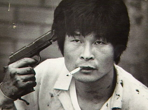 » 1988년 10월 탈주범 지강헌은 자신의 관자놀이에 권총을 대고서야 유전무죄 무전유죄를 외칠 수 있었다. 한겨레 자료사진