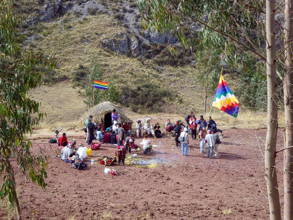 ‘잉카의 배꼽’ 쿠스코에서 지와 다리오는 새해 의식인 ‘파차마마’에 함께했다.지와 다리오 제공