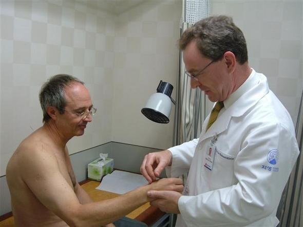 국내 유일 외국인 한의사 “침 한방에 인생 달라졌죠”